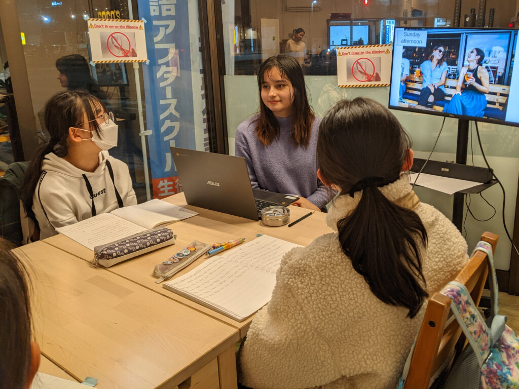 「英語を学ぶ」から「英語で学ぶ」レベルを目指す。アメリカ人女性がオーナーの英会話スクール。CLIL、Flipped Classroom（反転レッスン）を東北でいち早く導入