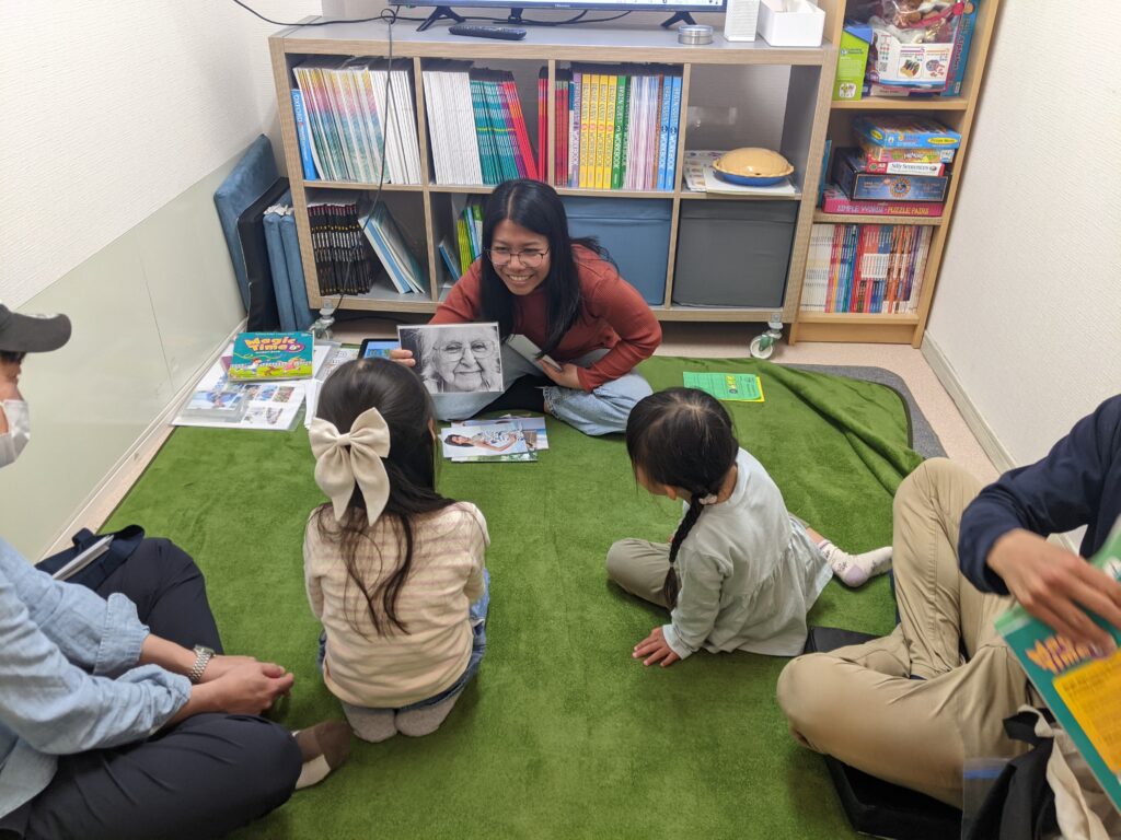 長町校 Kids and Parents 2クラスの様子 3 「英語を学ぶ」から「英語で学ぶ」レベルを目指す。アメリカ人女性がオーナーの英会話スクール。CLIL、Flipped Classroom(反転レッスン)を東北でいち早く導入