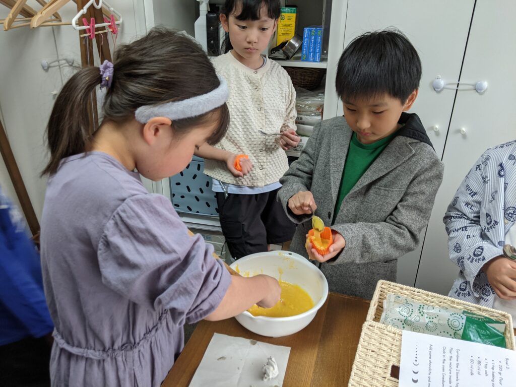 長町校 Study Hallの様子🧁 3 「英語を学ぶ」から「英語で学ぶ」レベルを目指す。アメリカ人女性がオーナーの英会話スクール。CLIL、Flipped Classroom(反転レッスン)を東北でいち早く導入