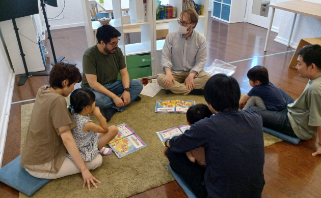 青葉通一番町駅前校 Kids & Parents 2クラスの様子 2 「英語を学ぶ」から「英語で学ぶ」レベルを目指す。アメリカ人女性がオーナーの英会話スクール。CLIL、Flipped Classroom(反転レッスン)を東北でいち早く導入