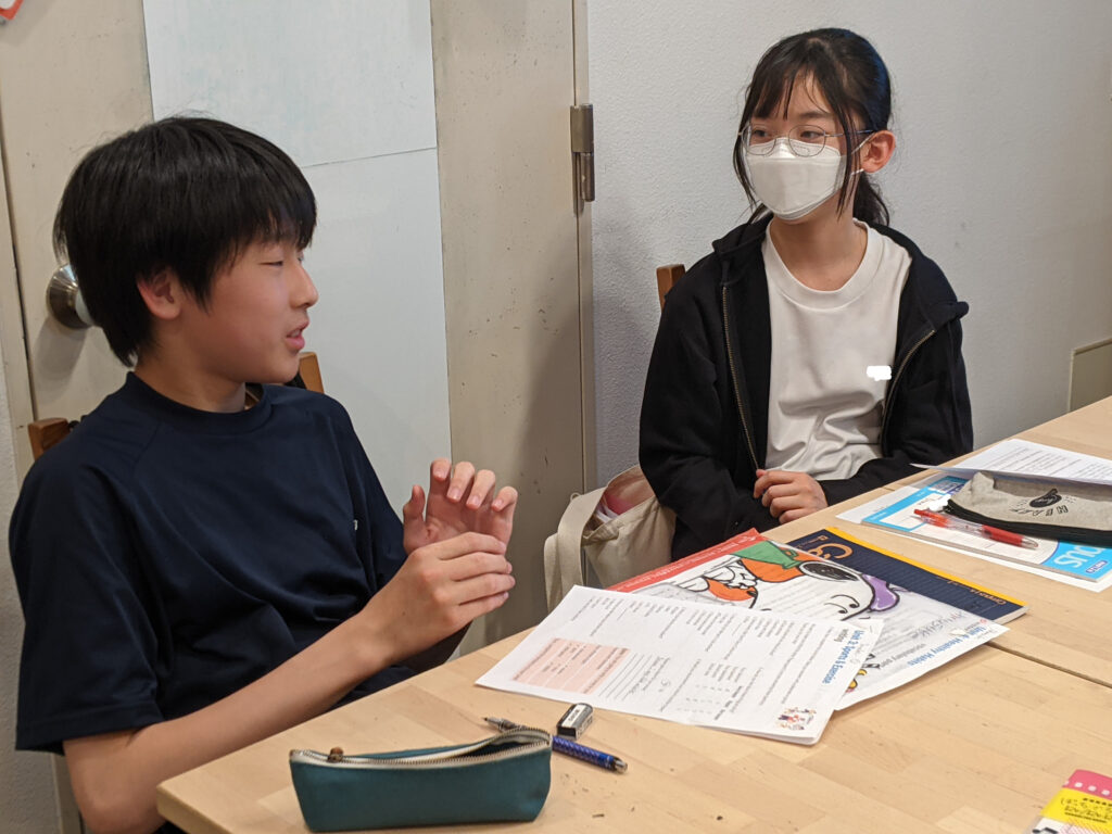 長町校 IPJH3レッスンの様子 3 「英語を学ぶ」から「英語で学ぶ」レベルを目指す。アメリカ人女性がオーナーの英会話スクール。CLIL、Flipped Classroom(反転レッスン)を東北でいち早く導入