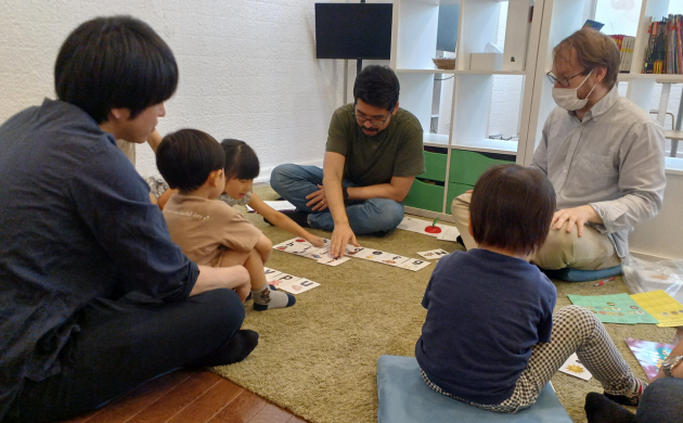 青葉通一番町駅前校 Kids & Parents 2クラスの様子 3 「英語を学ぶ」から「英語で学ぶ」レベルを目指す。アメリカ人女性がオーナーの英会話スクール。CLIL、Flipped Classroom(反転レッスン)を東北でいち早く導入