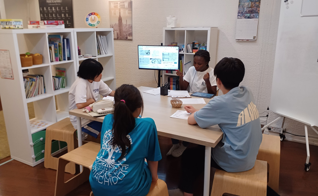 青葉通一番町駅前校 IPJH2クラスの様子 2 「英語を学ぶ」から「英語で学ぶ」レベルを目指す。アメリカ人女性がオーナーの英会話スクール。CLIL、Flipped Classroom(反転レッスン)を東北でいち早く導入