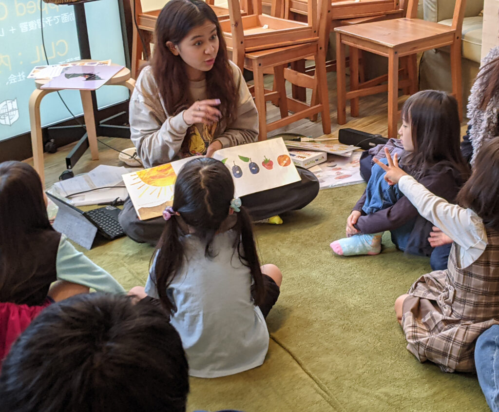 長町校 Kids and Parents 2クラスの様子 2 「英語を学ぶ」から「英語で学ぶ」レベルを目指す。アメリカ人女性がオーナーの英会話スクール。CLIL、Flipped Classroom(反転レッスン)を東北でいち早く導入