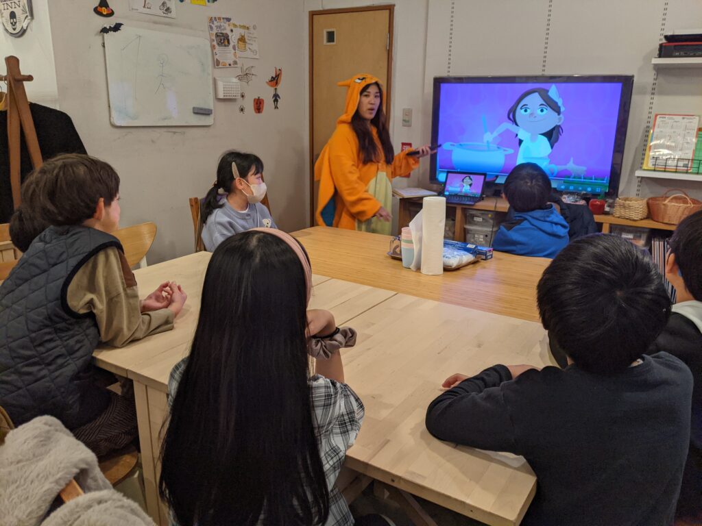 長町校イベント I Scream for STEMの様子 1 「英語を学ぶ」から「英語で学ぶ」レベルを目指す。アメリカ人女性がオーナーの英会話スクール。CLIL、Flipped Classroom(反転レッスン)を東北でいち早く導入