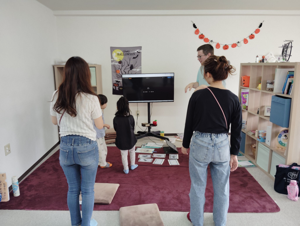 「英語を学ぶ」から「英語で学ぶ」レベルを目指す。アメリカ人女性がオーナーの英会話スクール。CLIL、Flipped Classroom（反転レッスン）を東北でいち早く導入