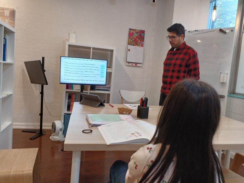 「英語を学ぶ」から「英語で学ぶ」レベルを目指す。アメリカ人女性がオーナーの英会話スクール。CLIL、Flipped Classroom（反転レッスン）を東北でいち早く導入