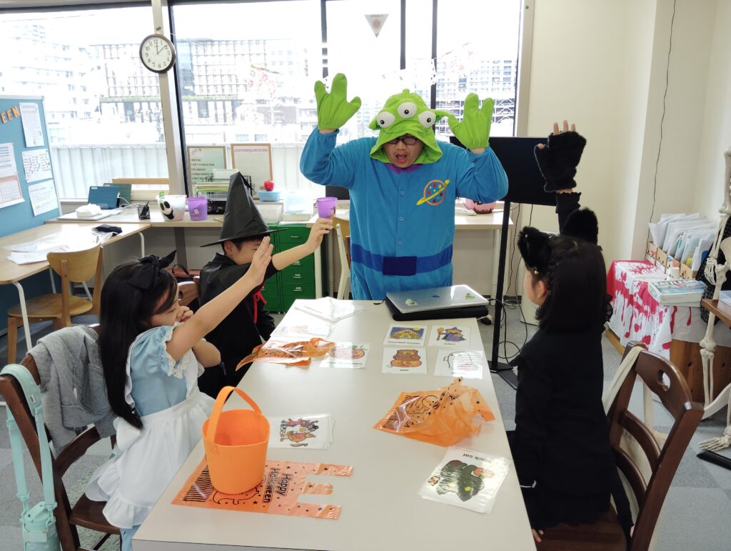 「英語を学ぶ」から「英語で学ぶ」レベルを目指す。アメリカ人女性がオーナーの英会話スクール。CLIL、Flipped Classroom（反転レッスン）を東北でいち早く導入