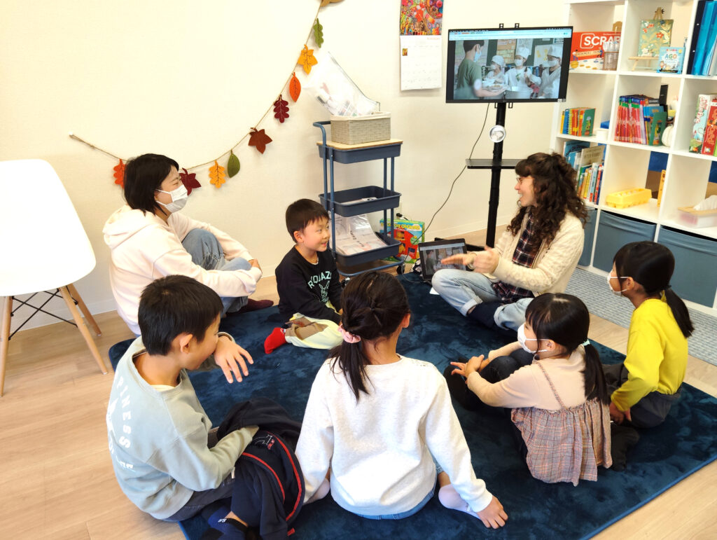 「英語を学ぶ」から「英語で学ぶ」レベルを目指す。アメリカ人女性がオーナーの英会話スクール。CLIL、Flipped Classroom（反転レッスン）を東北でいち早く導入