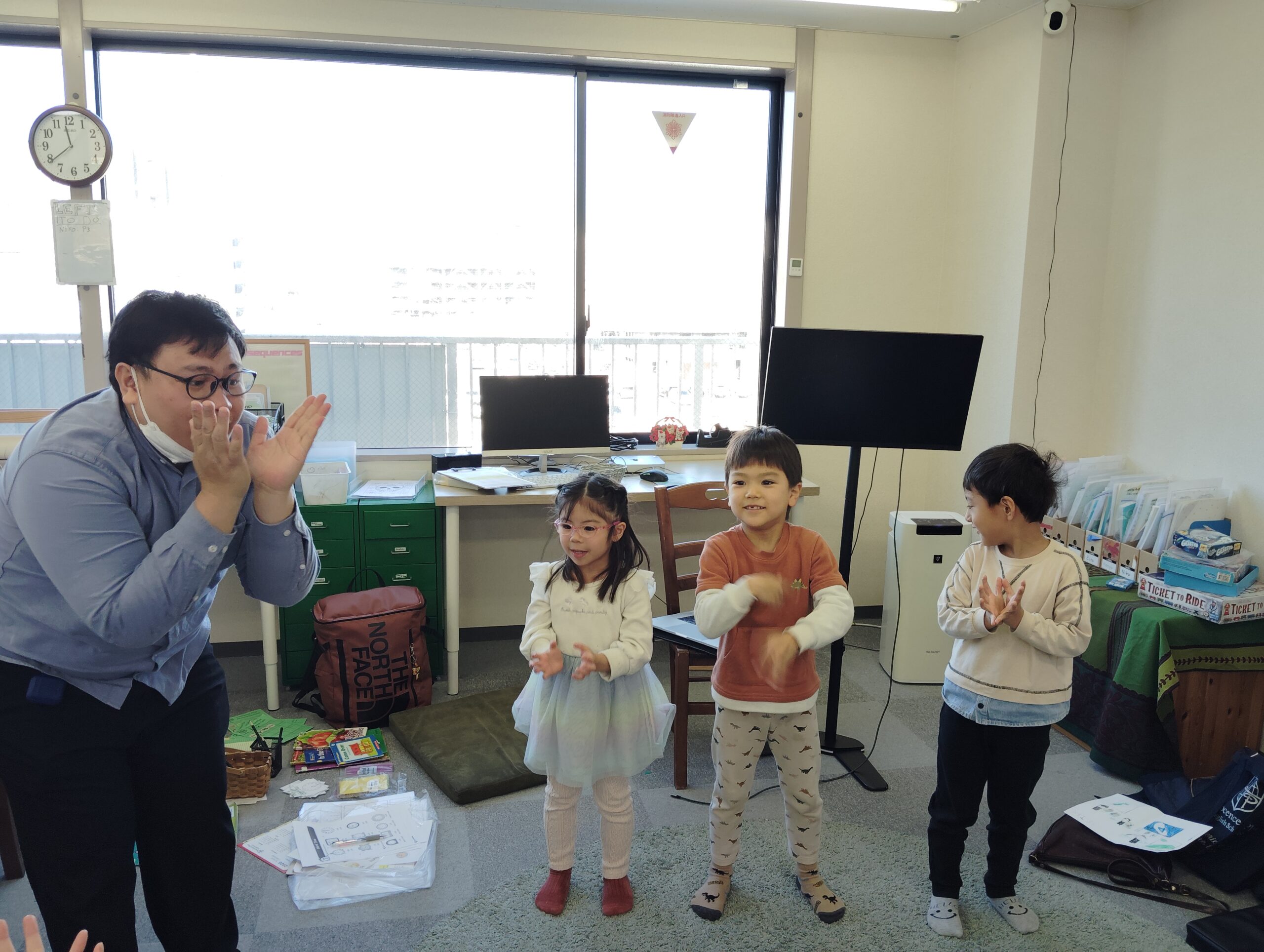 「英語を学ぶ」から「英語で学ぶ」レベルを目指す。アメリカ人女性がオーナーの英会話スクール。CLIL、Flipped Classroom（反転レッスン）を東北でいち早く導入