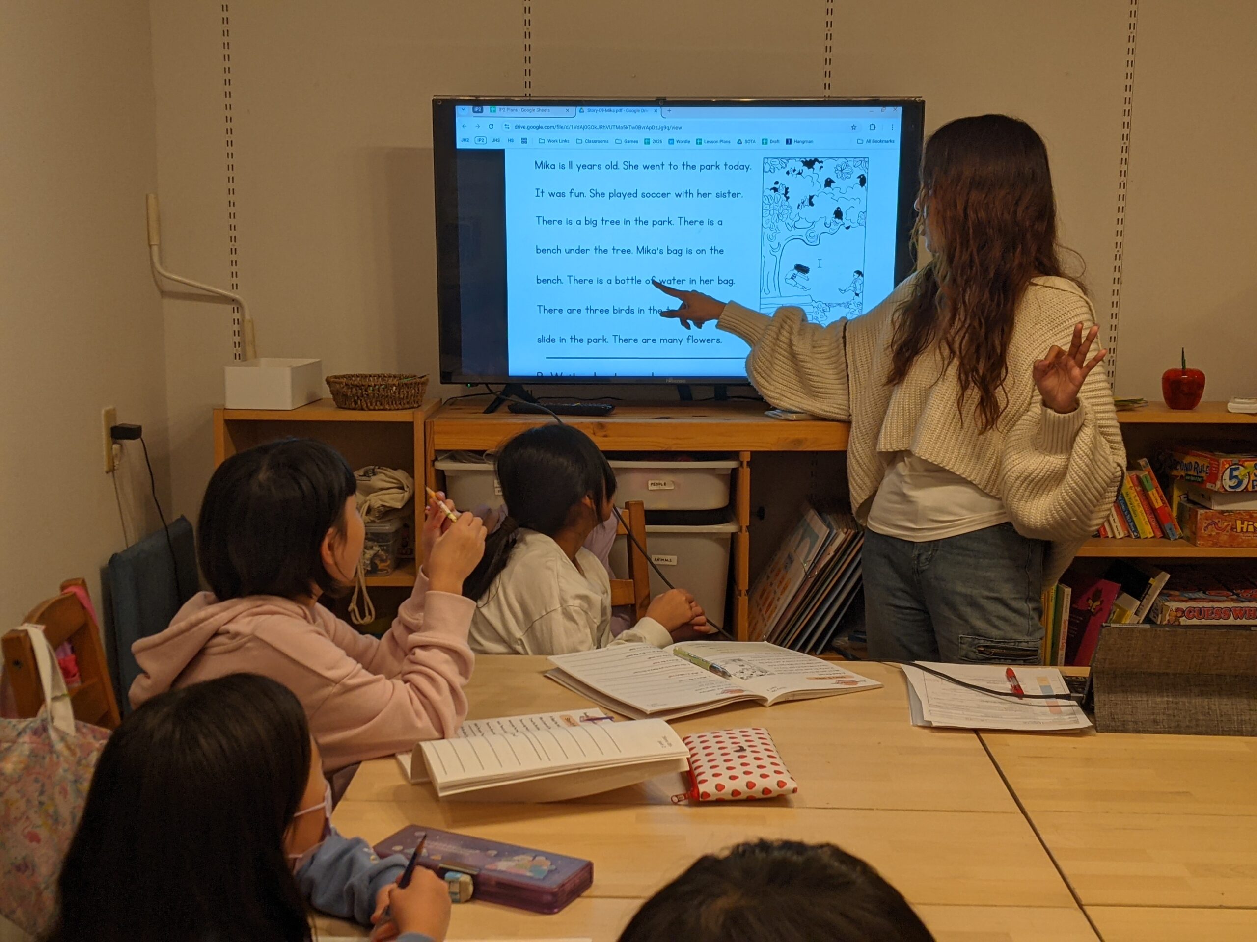 長町校IP2クラスの様子 3 「英語を学ぶ」から「英語で学ぶ」レベルを目指す。アメリカ人女性がオーナーの英会話スクール。CLIL、Flipped Classroom(反転レッスン)を東北でいち早く導入