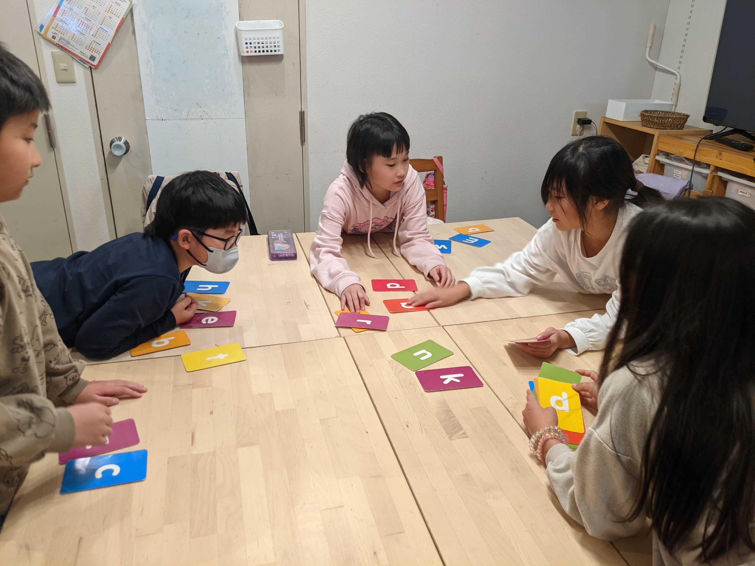 長町校IP2クラスの様子 5 「英語を学ぶ」から「英語で学ぶ」レベルを目指す。アメリカ人女性がオーナーの英会話スクール。CLIL、Flipped Classroom(反転レッスン)を東北でいち早く導入