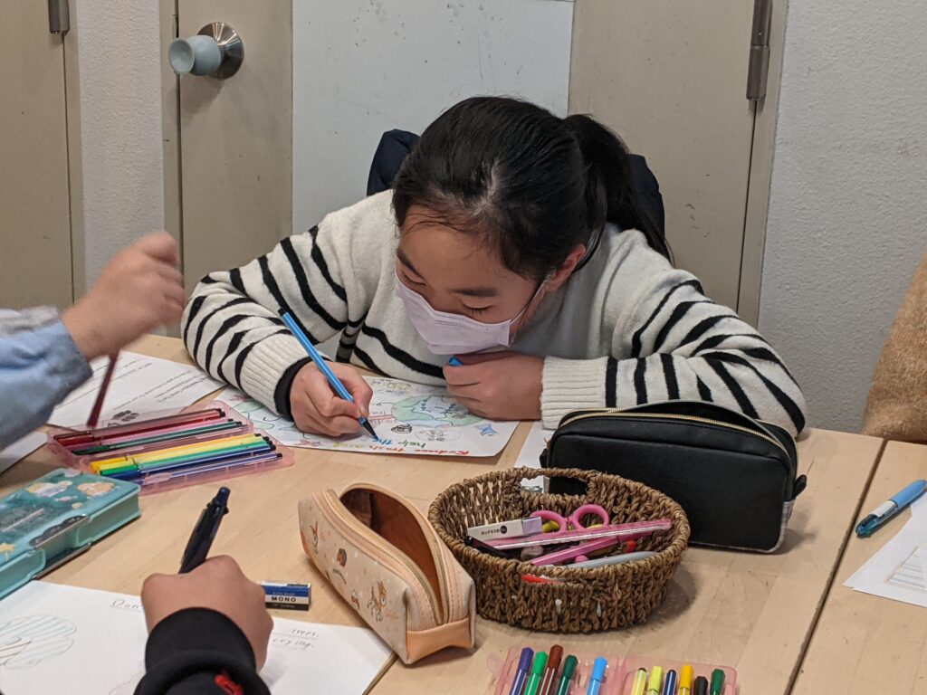 長町校 IP3クラスの様子 2 「英語を学ぶ」から「英語で学ぶ」レベルを目指す。アメリカ人女性がオーナーの英会話スクール。CLIL、Flipped Classroom(反転レッスン)を東北でいち早く導入