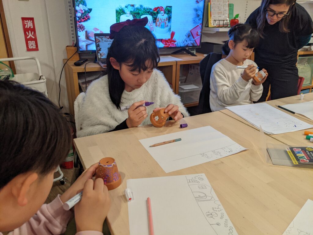 「英語を学ぶ」から「英語で学ぶ」レベルを目指す。アメリカ人女性がオーナーの英会話スクール。CLIL、Flipped Classroom（反転レッスン）を東北でいち早く導入