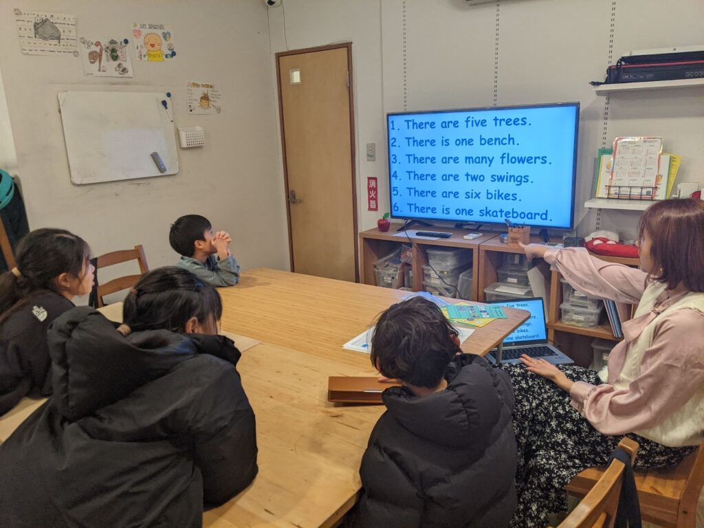 「英語を学ぶ」から「英語で学ぶ」レベルを目指す。アメリカ人女性がオーナーの英会話スクール。CLIL、Flipped Classroom（反転レッスン）を東北でいち早く導入