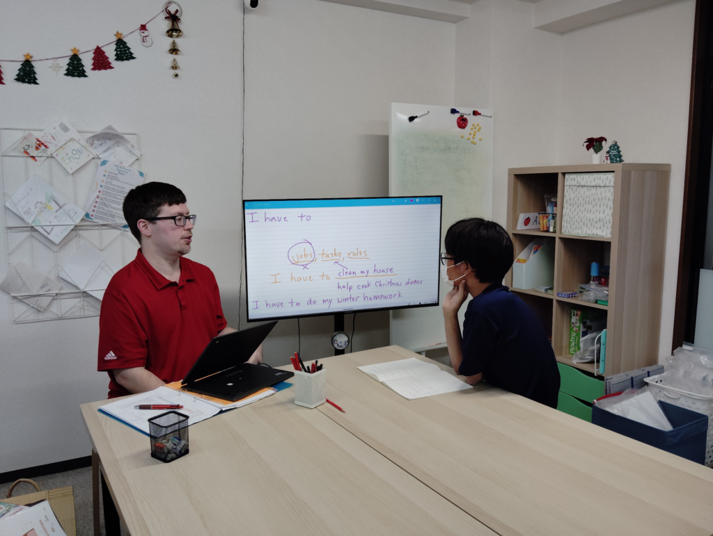 「英語を学ぶ」から「英語で学ぶ」レベルを目指す。アメリカ人女性がオーナーの英会話スクール。CLIL、Flipped Classroom（反転レッスン）を東北でいち早く導入