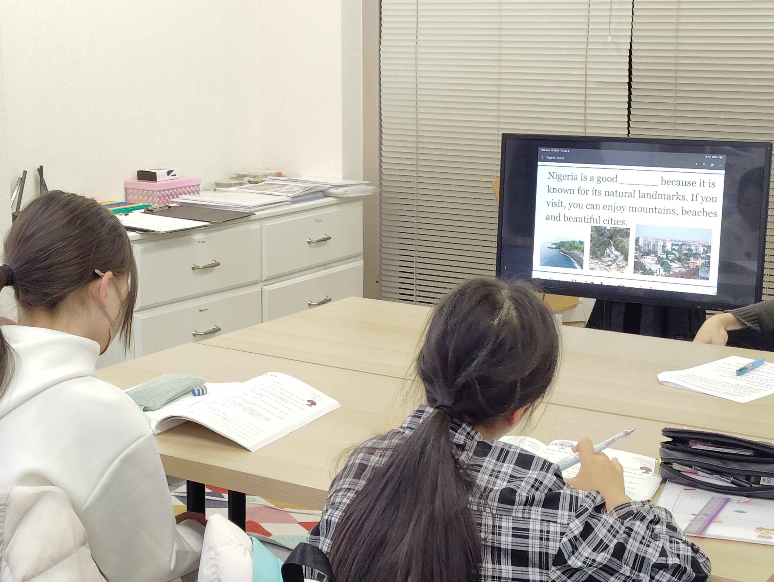 「英語を学ぶ」から「英語で学ぶ」レベルを目指す。アメリカ人女性がオーナーの英会話スクール。CLIL、Flipped Classroom（反転レッスン）を東北でいち早く導入