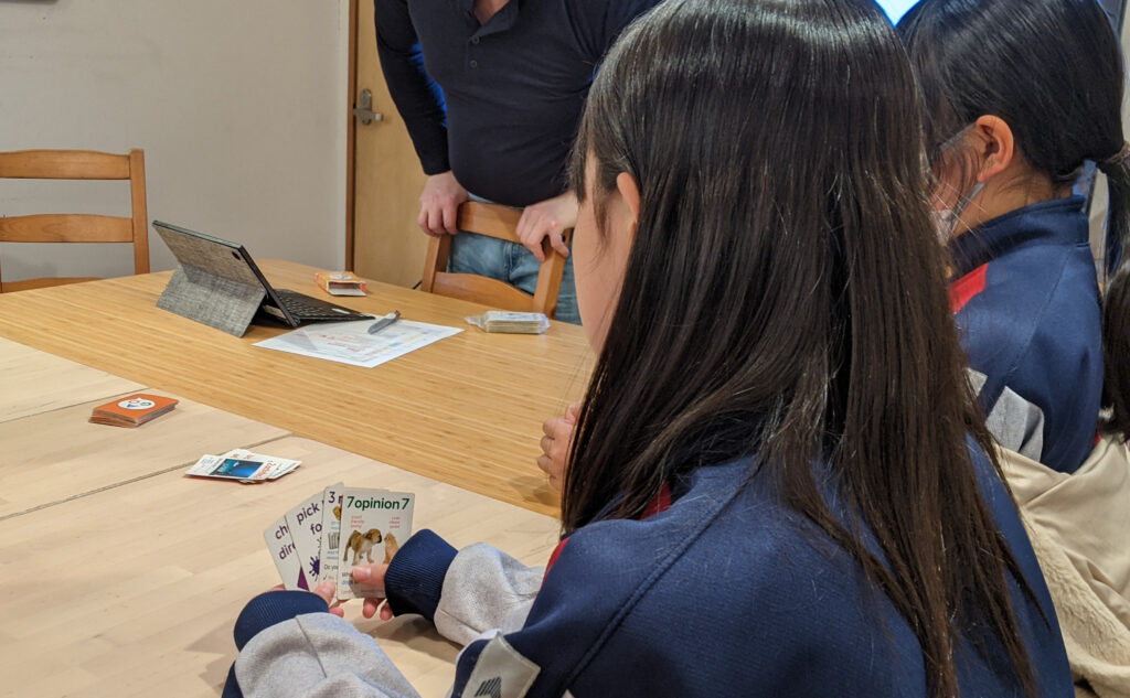 「英語を学ぶ」から「英語で学ぶ」レベルを目指す。アメリカ人女性がオーナーの英会話スクール。CLIL、Flipped Classroom（反転レッスン）を東北でいち早く導入