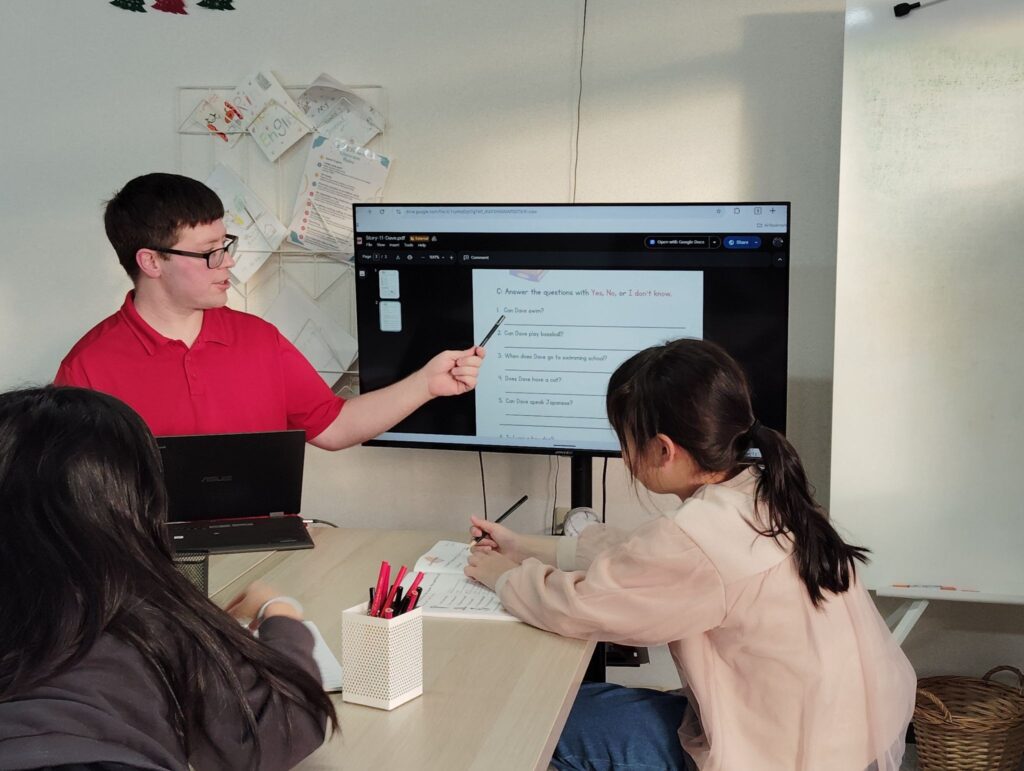 「英語を学ぶ」から「英語で学ぶ」レベルを目指す。アメリカ人女性がオーナーの英会話スクール。CLIL、Flipped Classroom（反転レッスン）を東北でいち早く導入