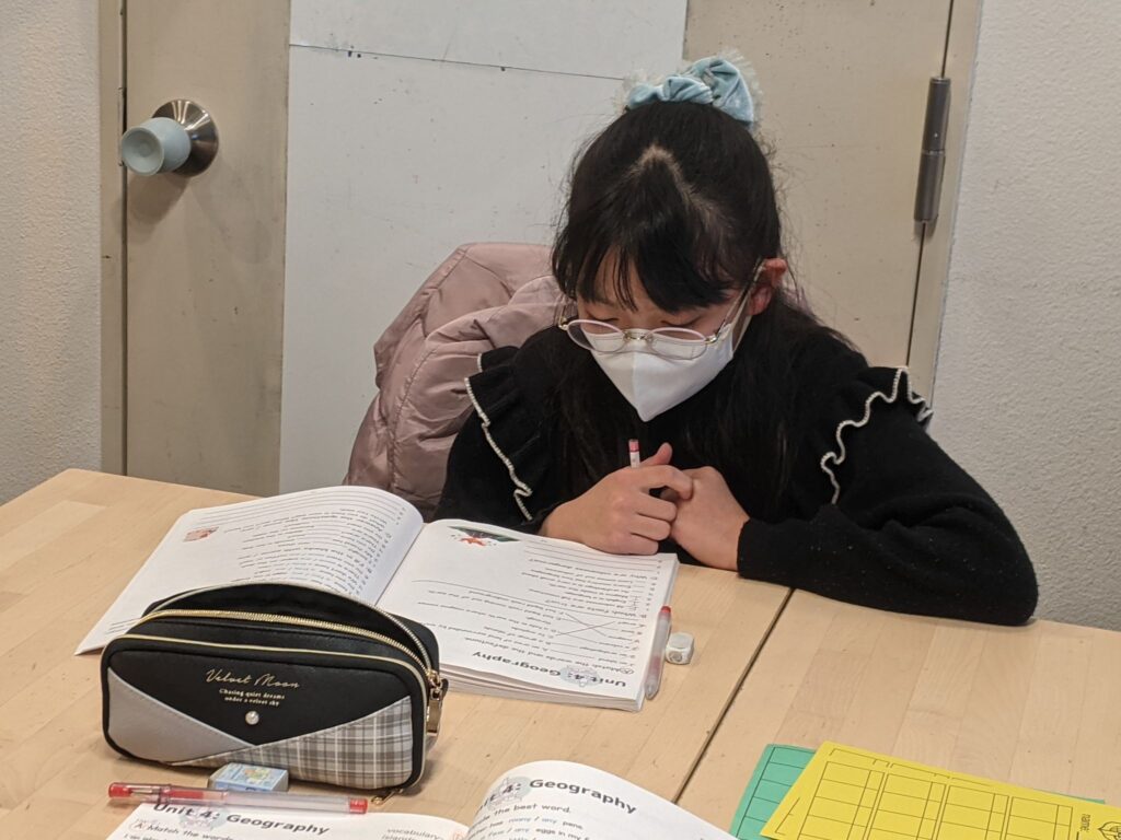 「英語を学ぶ」から「英語で学ぶ」レベルを目指す。アメリカ人女性がオーナーの英会話スクール。CLIL、Flipped Classroom（反転レッスン）を東北でいち早く導入