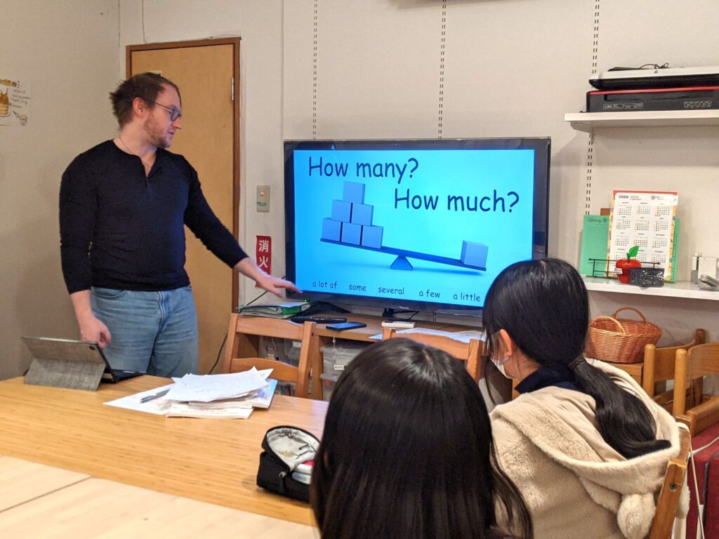 「英語を学ぶ」から「英語で学ぶ」レベルを目指す。アメリカ人女性がオーナーの英会話スクール。CLIL、Flipped Classroom（反転レッスン）を東北でいち早く導入