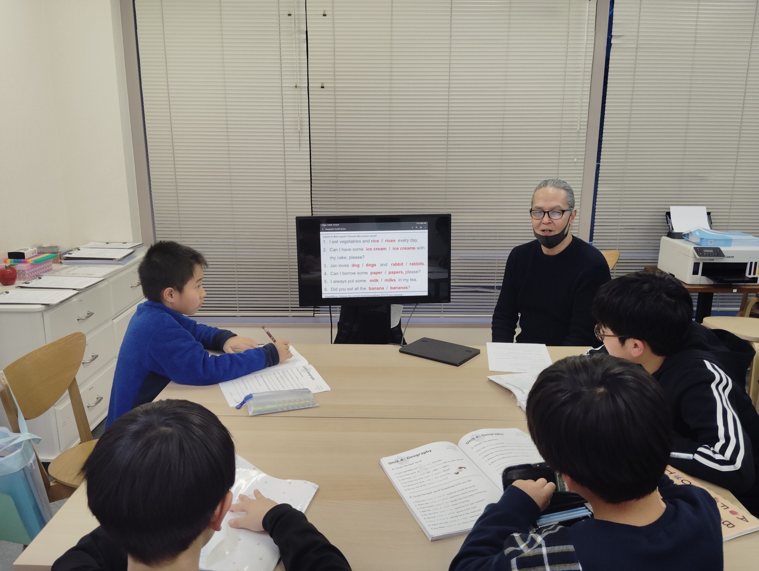 「英語を学ぶ」から「英語で学ぶ」レベルを目指す。アメリカ人女性がオーナーの英会話スクール。CLIL、Flipped Classroom（反転レッスン）を東北でいち早く導入