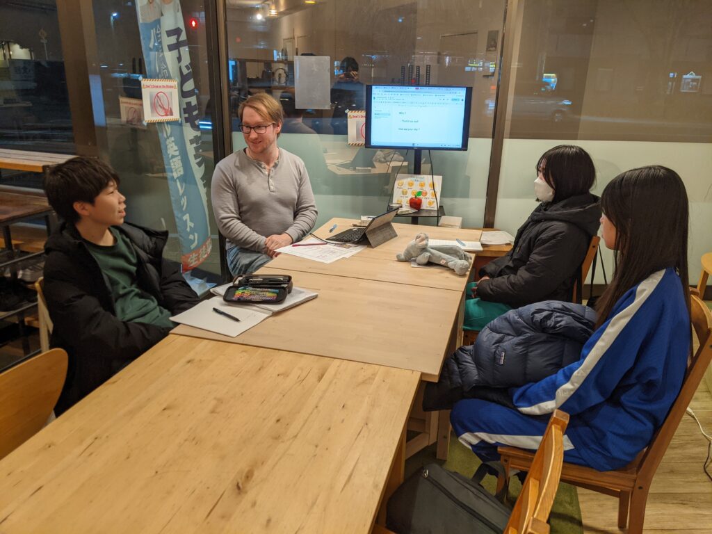 「英語を学ぶ」から「英語で学ぶ」レベルを目指す。アメリカ人女性がオーナーの英会話スクール。CLIL、Flipped Classroom（反転レッスン）を東北でいち早く導入