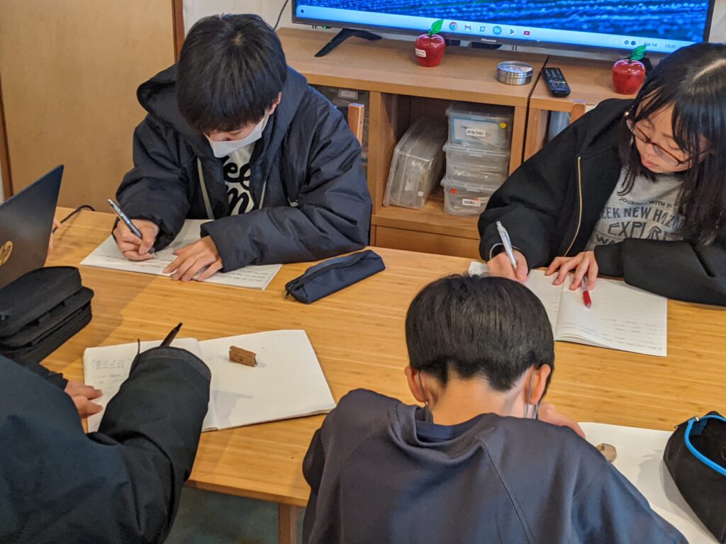 「英語を学ぶ」から「英語で学ぶ」レベルを目指す。アメリカ人女性がオーナーの英会話スクール。CLIL、Flipped Classroom（反転レッスン）を東北でいち早く導入