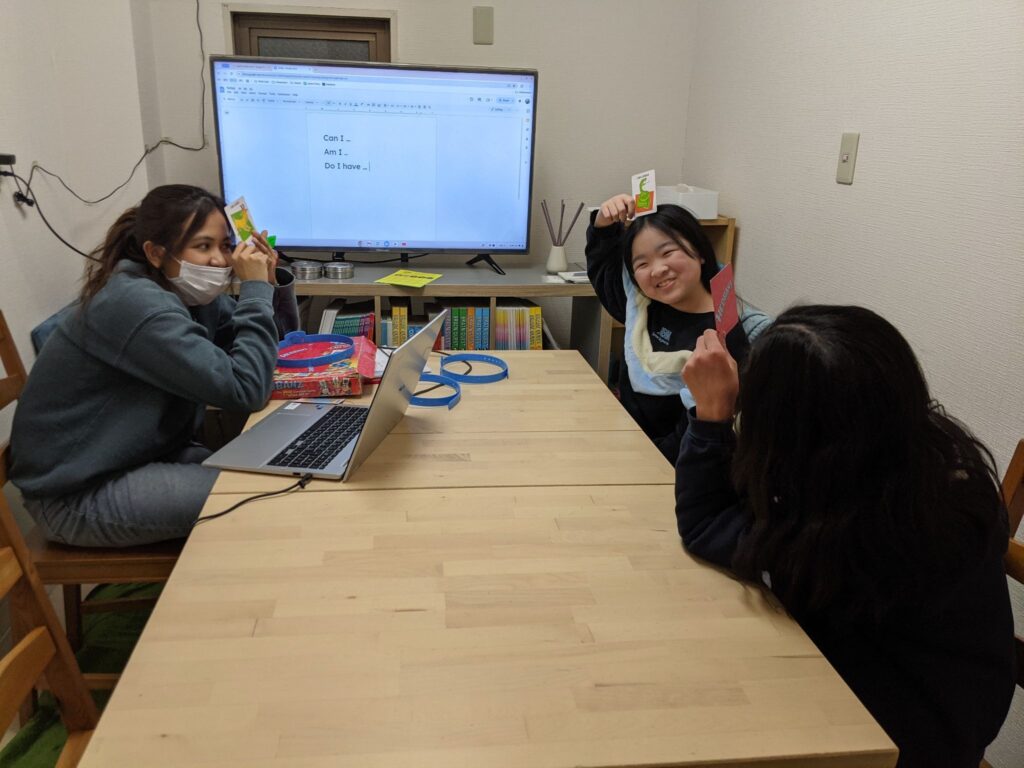 「英語を学ぶ」から「英語で学ぶ」レベルを目指す。アメリカ人女性がオーナーの英会話スクール。CLIL、Flipped Classroom（反転レッスン）を東北でいち早く導入