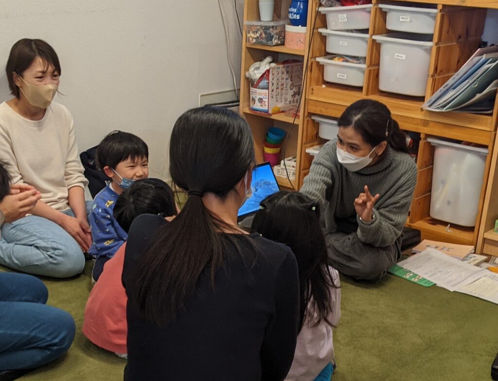 「英語を学ぶ」から「英語で学ぶ」レベルを目指す。アメリカ人女性がオーナーの英会話スクール。CLIL、Flipped Classroom（反転レッスン）を東北でいち早く導入