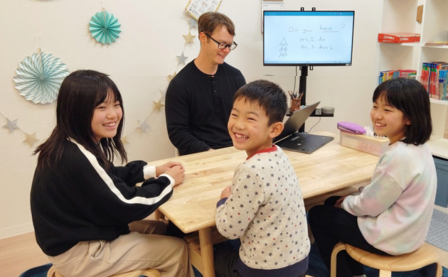 「英語を学ぶ」から「英語で学ぶ」レベルを目指す。アメリカ人女性がオーナーの英会話スクール。CLIL、Flipped Classroom（反転レッスン）を東北でいち早く導入