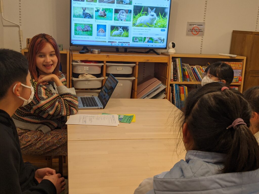 「英語を学ぶ」から「英語で学ぶ」レベルを目指す。アメリカ人女性がオーナーの英会話スクール。CLIL、Flipped Classroom（反転レッスン）を東北でいち早く導入