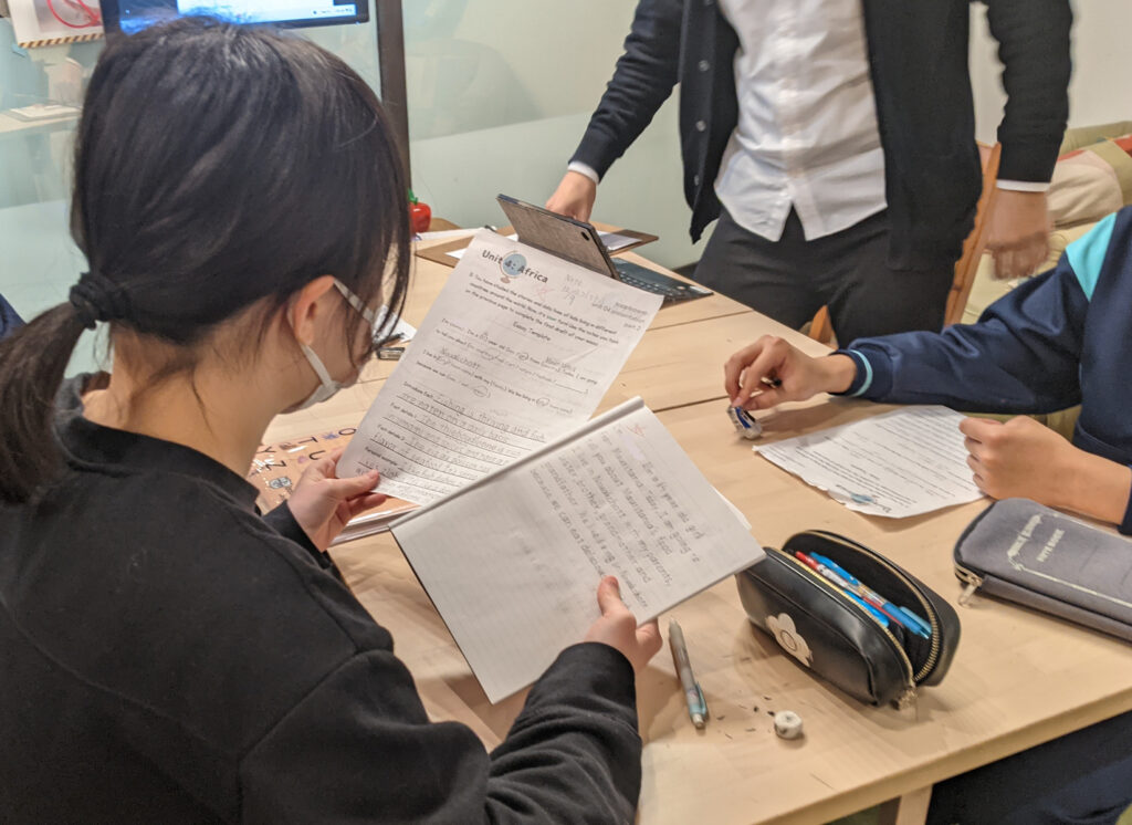 「英語を学ぶ」から「英語で学ぶ」レベルを目指す。アメリカ人女性がオーナーの英会話スクール。CLIL、Flipped Classroom（反転レッスン）を東北でいち早く導入