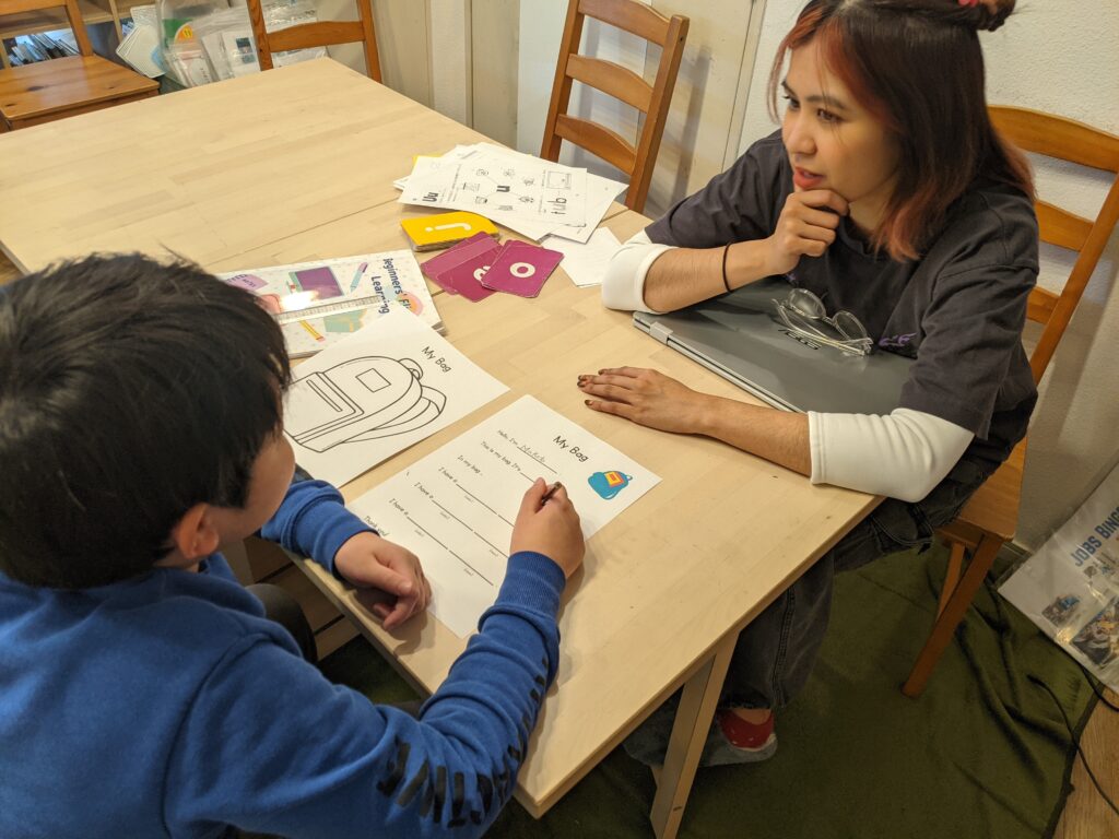 「英語を学ぶ」から「英語で学ぶ」レベルを目指す。アメリカ人女性がオーナーの英会話スクール。CLIL、Flipped Classroom（反転レッスン）を東北でいち早く導入