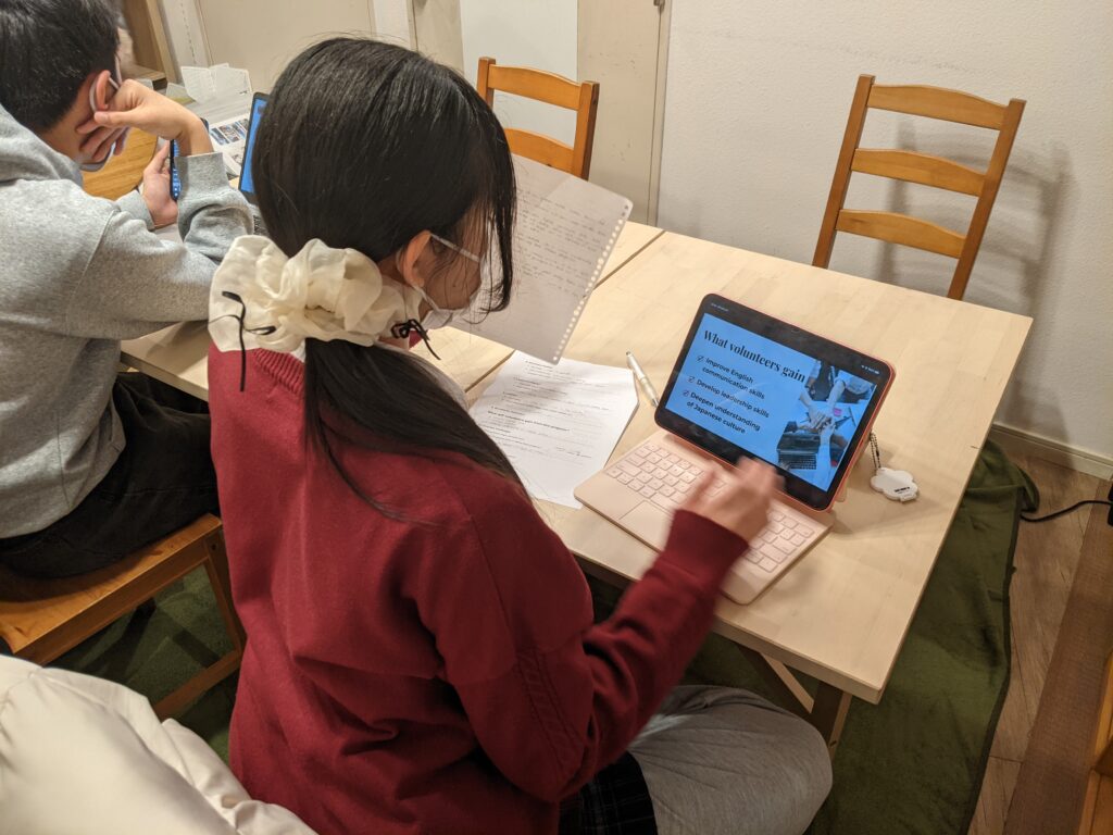 長町校IPJH6 クラスの様子 2 「英語を学ぶ」から「英語で学ぶ」レベルを目指す。アメリカ人女性がオーナーの英会話スクール。CLIL、Flipped Classroom(反転レッスン)を東北でいち早く導入