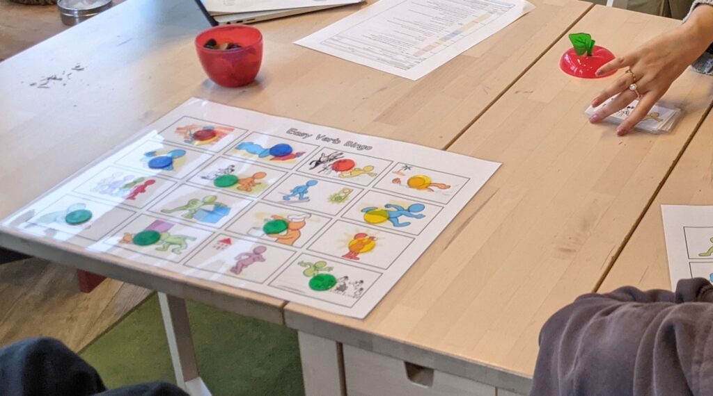 長町校 IP1クラスの様子 3 「英語を学ぶ」から「英語で学ぶ」レベルを目指す。アメリカ人女性がオーナーの英会話スクール。CLIL、Flipped Classroom(反転レッスン)を東北でいち早く導入