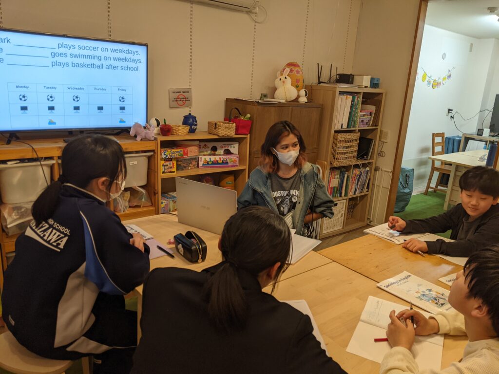 「英語を学ぶ」から「英語で学ぶ」レベルを目指す。アメリカ人女性がオーナーの英会話スクール。CLIL、Flipped Classroom（反転レッスン）を東北でいち早く導入