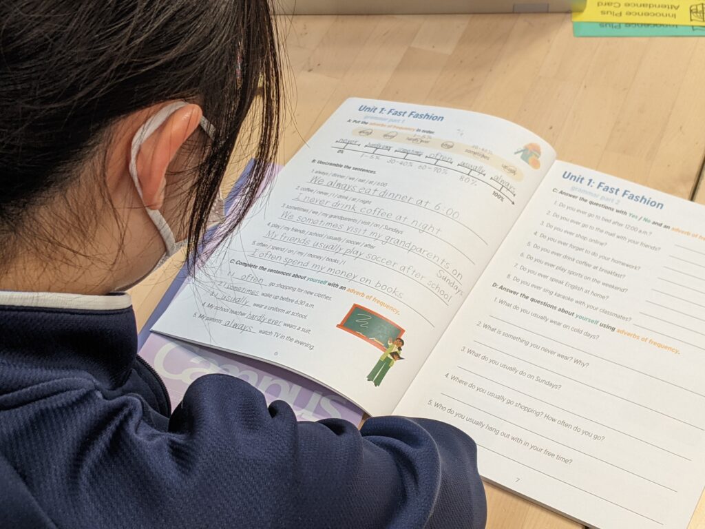 「英語を学ぶ」から「英語で学ぶ」レベルを目指す。アメリカ人女性がオーナーの英会話スクール。CLIL、Flipped Classroom（反転レッスン）を東北でいち早く導入