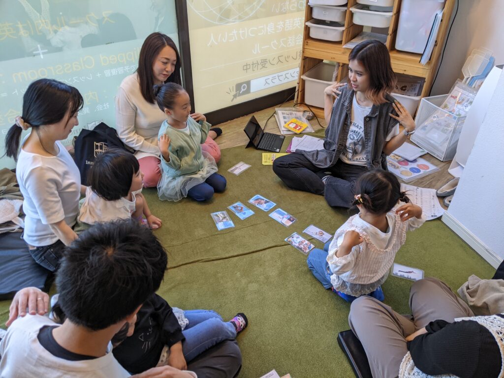 「英語を学ぶ」から「英語で学ぶ」レベルを目指す。アメリカ人女性がオーナーの英会話スクール。CLIL、Flipped Classroom（反転レッスン）を東北でいち早く導入